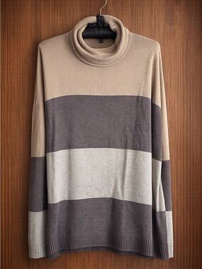 LONG TALL SALLY OVERSIZED SWEATER SIZE SMALL
